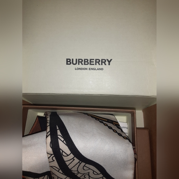 Burberry Unicorn and Monogram Print Silk Skinny Scarf - Picture 2 of 5